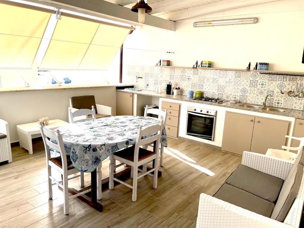 Casa Praia Terrasini Eksteriør bilde